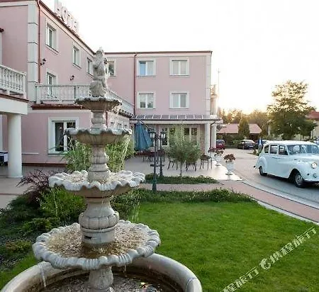 فندق Anin Park 3*